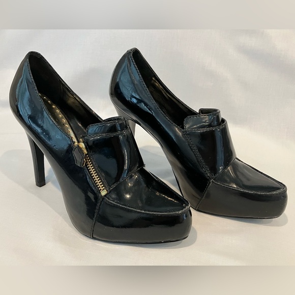 BCBG Black Booties Stilettos with 5” heels and zipper, Size 8 - Picture 2 of 9